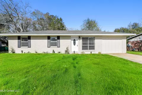 16004 Waycross Dr, Biloxi, MS 39532