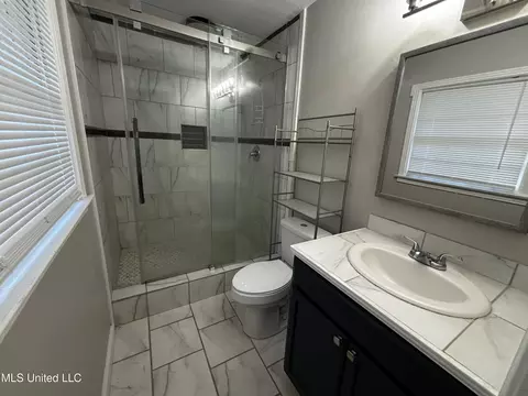 Bath - 1249 Springdale Dr, Jackson, MS 39211 photo 2 of 2