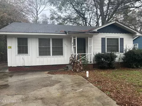 3718 Northbrook Dr, Jackson, MS 39206