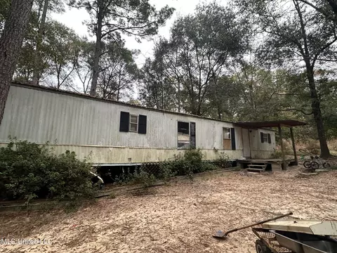 107 Maple St, Lucedale, MS 39452 photo 2