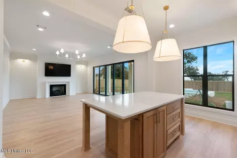 Living - 119 W 4th St, Long Beach, MS 39560 photo 1 of 3