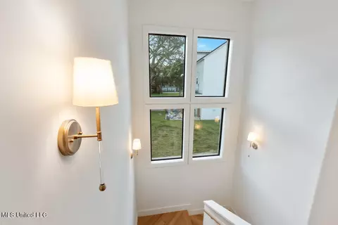 Entry Way - 119 W 4th St, Long Beach, MS 39560 photo 2 of 3