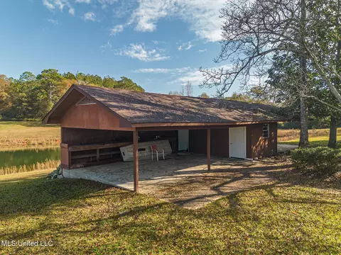713 W Border Ave, Wiggins, MS 39577 photo 9