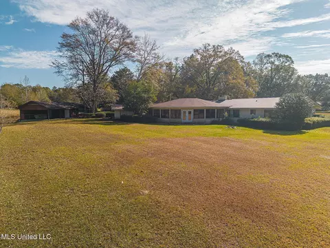 713 W Border Ave, Wiggins, MS 39577 photo 8