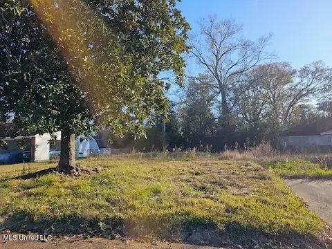 2351 Montebello Dr, Jackson, MS 39213 photo 2