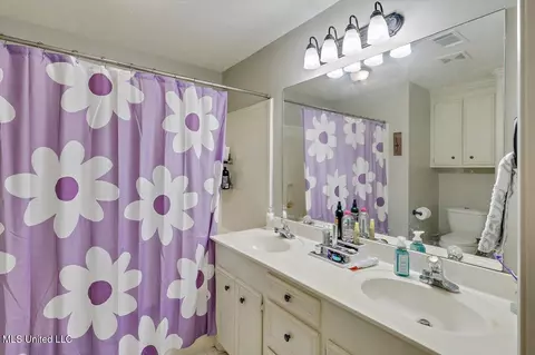 Bath - 116 Shadow Lodge Cir, Pearl, MS 39208 photo 1 of 2