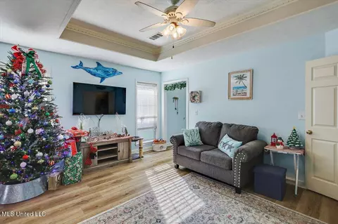 Living - 116 Shadow Lodge Cir, Pearl, MS 39208 photo 2 of 3