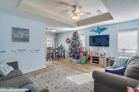 Living - 116 Shadow Lodge Cir, Pearl, MS 39208 photo 3 of 3