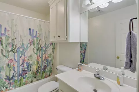 Bath - 116 Shadow Lodge Cir, Pearl, MS 39208 photo 2 of 2