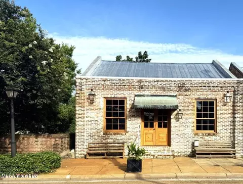 207 S Commerce St, Natchez, MS 39120
