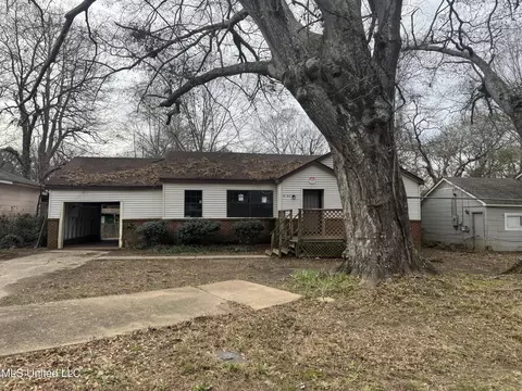 935 Dorgan St, Jackson, MS 39204