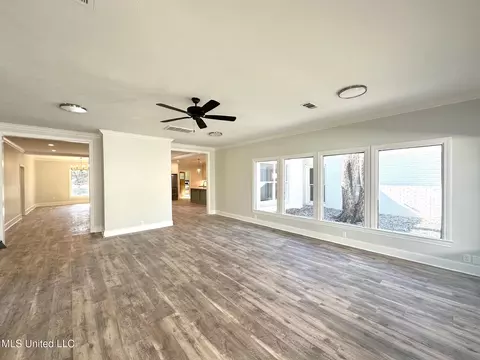 Living - 136 Trace Cove Dr, Madison, MS 39110 photo 2 of 4