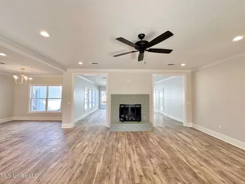 Living - 136 Trace Cove Dr, Madison, MS 39110 photo 4 of 4