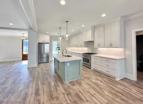 Kitchen - 136 Trace Cove Dr, Madison, MS 39110 photo 6 of 9