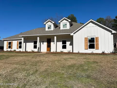 136 Trace Cove Dr, Madison, MS 39110