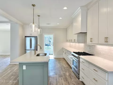Kitchen - 136 Trace Cove Dr, Madison, MS 39110 photo 4 of 9