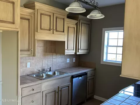 Kitchen - 292 Parks Rd, Jackson, MS 39212 photo 4 of 4