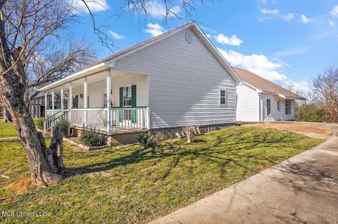 Exterior - 292 Parks Rd, Jackson, MS 39212 photo 5 of 7