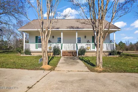 Exterior - 292 Parks Rd, Jackson, MS 39212 photo 4 of 7