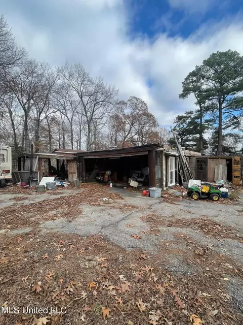 Exterior - 8710 Malone Rd, Olive Branch, MS 38654 photo 3 of 10
