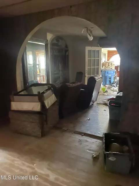 Entry Way - 8710 Malone Rd, Olive Branch, MS 38654 photo 2 of 4