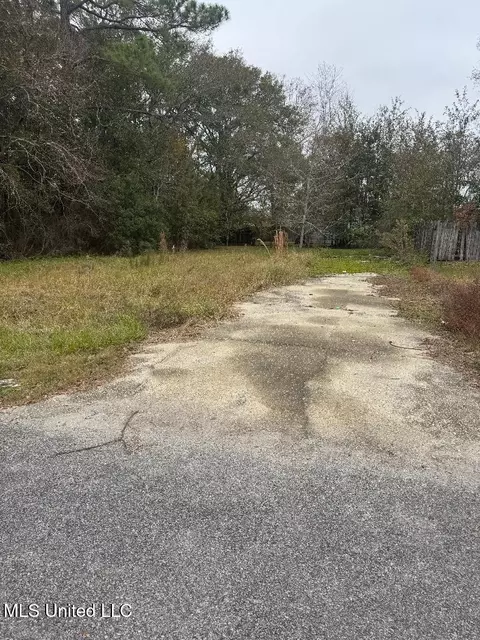5431 Community Ave, Moss Point, MS 39563 photo 1