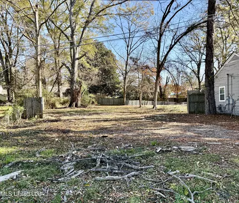 3930 Royal St, Jackson, MS 39206 photo 2
