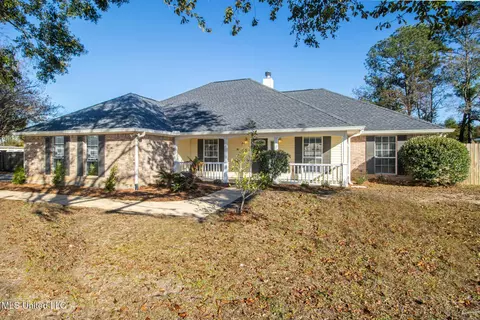 3608 N 8th St, Ocean Springs, MS 39564