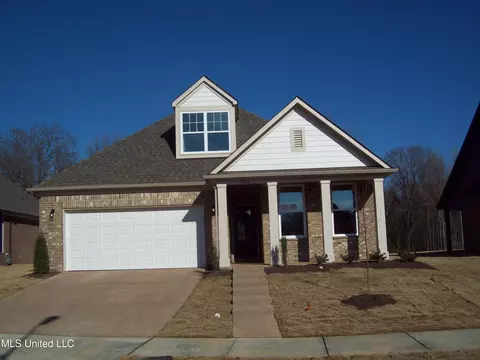 9676 Crape Myrtle Dr, Olive Branch, MS 38654