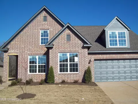 9692 Crape Myrtle Dr, Olive Branch, MS 38654