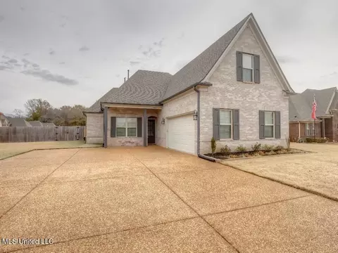 1052 Peggy Cv, Hernando, MS 38632