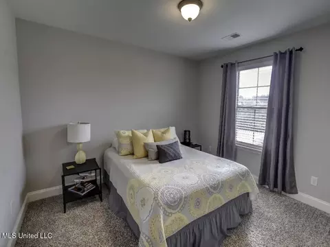 Bedroom - 1052 Peggy Cv, Hernando, MS 38632 photo 4 of 6