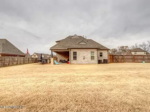 Exterior - 1052 Peggy Cv, Hernando, MS 38632 photo 4 of 8