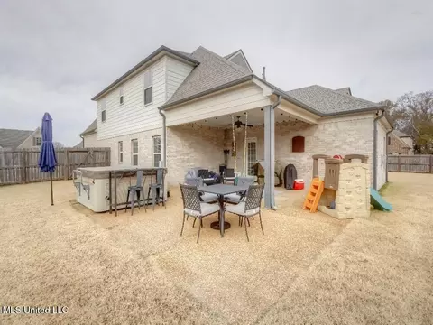 Exterior - 1052 Peggy Cv, Hernando, MS 38632 photo 3 of 8