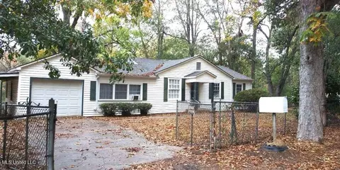 100 Beau Pre Rd, Natchez, MS 39120