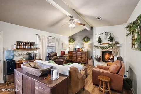 Living - 47 Pebble Hill Dr, Brandon, MS 39042 photo 2 of 2