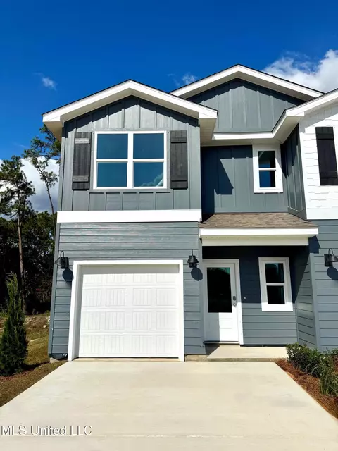 7882 Reagan Ct, Ocean Springs, MS 39564