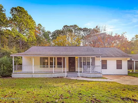 3816 Old Spanish Trl, Gautier, MS 39553