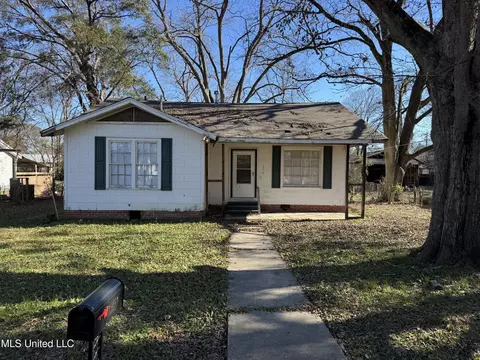 1318 Elise Ave, Yazoo City, MS 39194