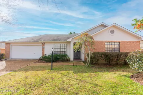 128 Villa Way, Clinton, MS 39056