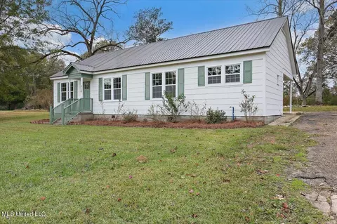 Exterior - 310 Carpenter, Utica, MS 39175 photo 3 of 6