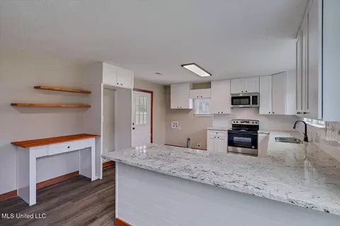 Kitchen - 310 Carpenter, Utica, MS 39175 photo 2 of 3