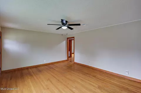 Living - 310 Carpenter, Utica, MS 39175 photo 2 of 4
