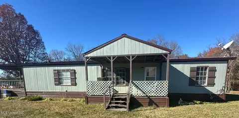 11 Red Hills Rd, Byhalia, MS 38611