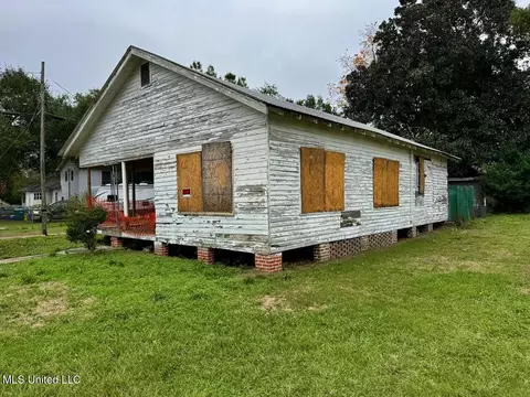 3313 15th St, Gulfport, MS 39501