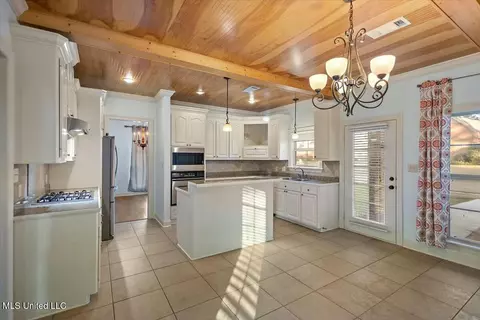Kitchen - 101 Cedar Green Cv, Canton, MS 39046 photo 1 of 3