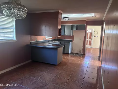 6601 Clark Ave, Moss Point, MS 39563 photo 8