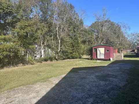 6601 Clark Ave, Moss Point, MS 39563 photo 3