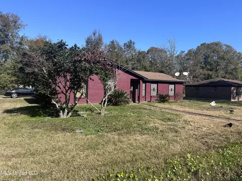 6601 Clark Ave, Moss Point, MS 39563 photo 2