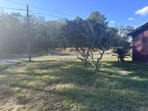 6601 Clark Ave, Moss Point, MS 39563 photo 5